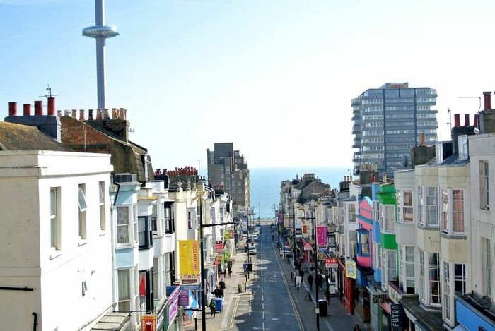 2 Bedroom Flat To Rent In Western Road, Brighton, BN1