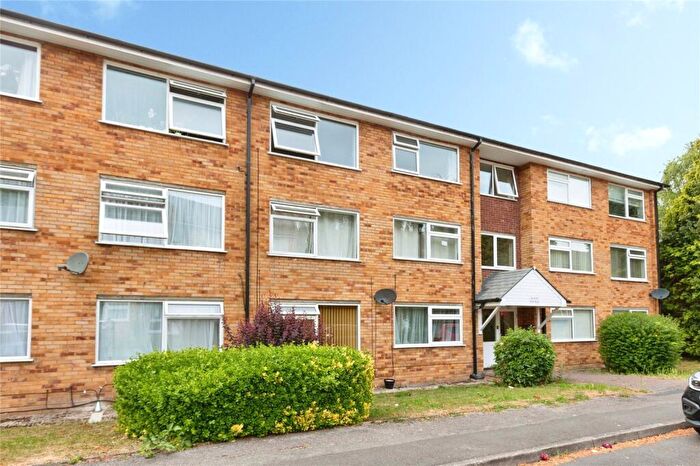 2 Bedroom Flat For Sale In Sylvia Close, Basingstoke, Hampshire, RG21