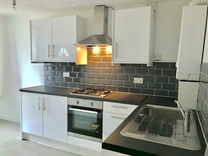 2 Bedroom House To Rent In East Road, Tylorstown, Ferndale, CF43