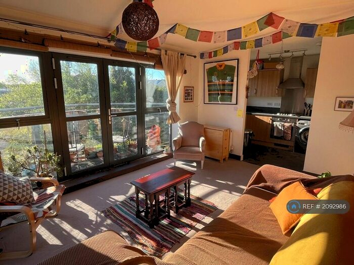 2 Bedroom Flat To Rent In Mill Court, Bristol, BS5