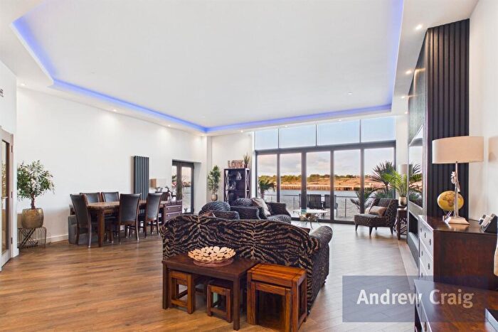 2 Bedroom Apartment For Sale In Long Row, South Shields, NE33
