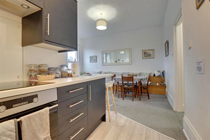 1 Bedroom Flat For Sale In Elm Grove, Southsea, PO5