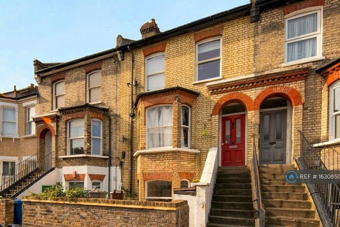 2 Bedroom Flat To Rent In Copleston Road, London, SE15