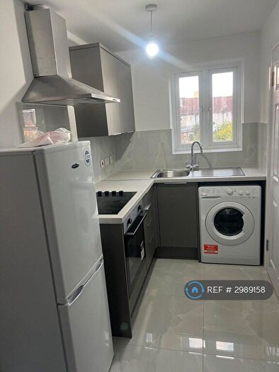 Studio To Rent In Comyns Road, Dagenham, RM9
