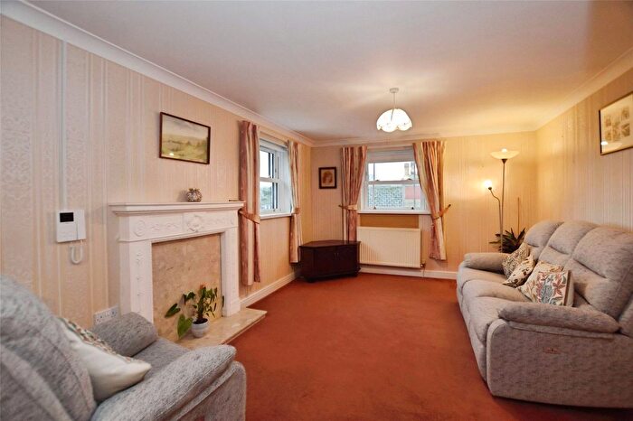 2 Bedroom Flat For Sale In Palermo Road, Babbacombe, Torquay, Devon, TQ1