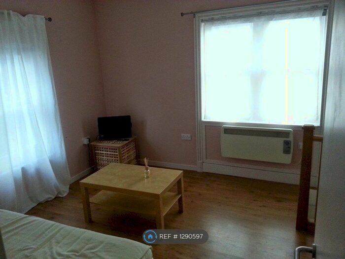 2 Bedroom Maisonette To Rent In Montague Place, Brighton, BN2