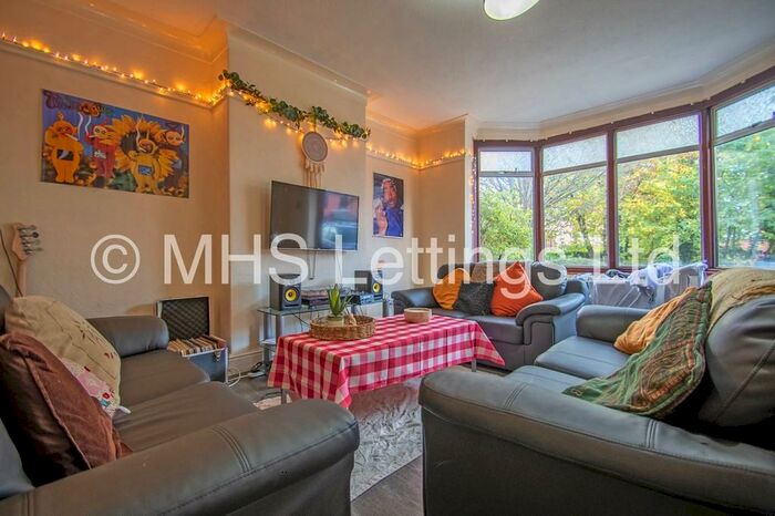 6 Bedroom Semi-Detached House To Rent In St. Michaels Lane, Leeds, LS6