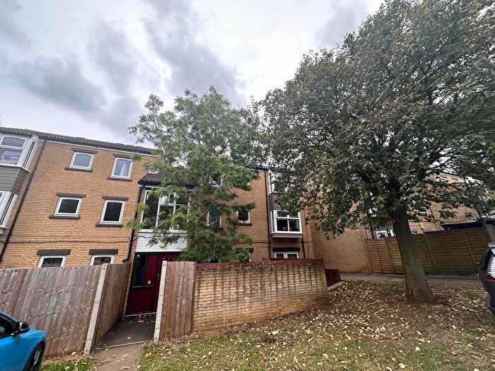 2 Bedroom Flat To Rent In Arrow Head Road, Northampton, NN4