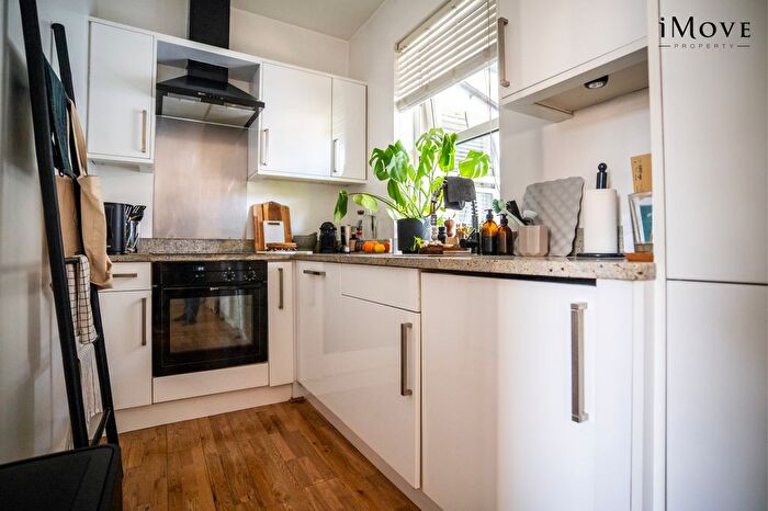 1 Bedroom Flat To Rent In Waldegrave Road, Crystal Palace, London, SE19