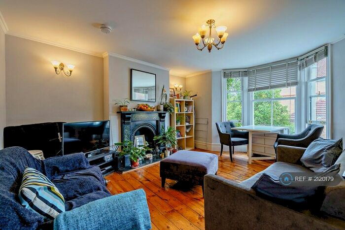 4 Bedroom Flat To Rent In Lyndhurst Grove, London, SE15