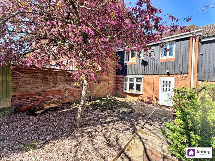 3 Bedroom Terraced House For Sale In Linney Road, Leicester, LE4