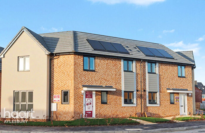 3 Bedroom Semi-Detached House For Sale In The Bellingham, Aylesbury, HP18