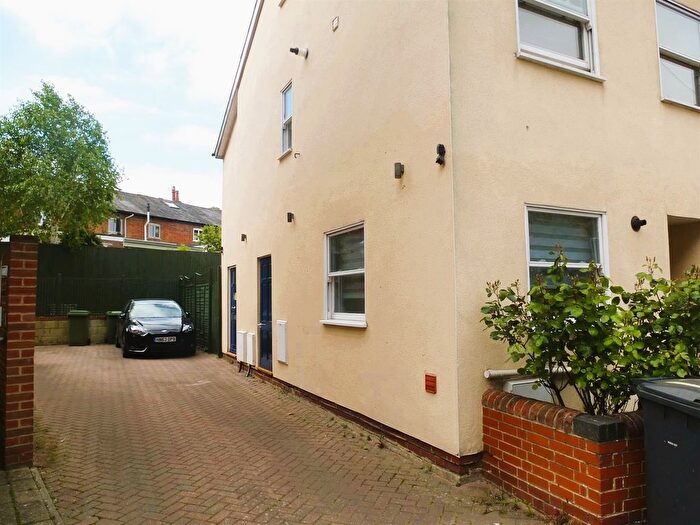 2 Bedroom Flat For Sale In Sussex Street, Winchester, SO23
