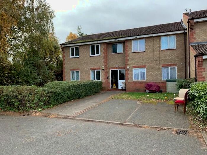 2 Bedroom Flat To Rent In Pickering Close, Leicester LE4