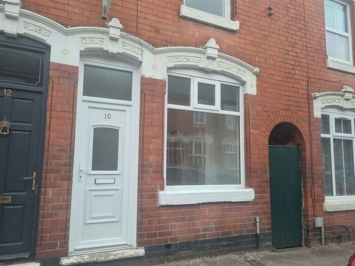 2 Bedroom Terraced House To Rent In Bank Street, Kings Heath, B14