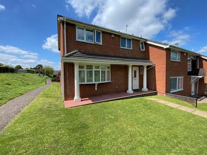 3 Bedroom End Of Terrace House For Sale In Cromdale Close, Nuneaton, CV10