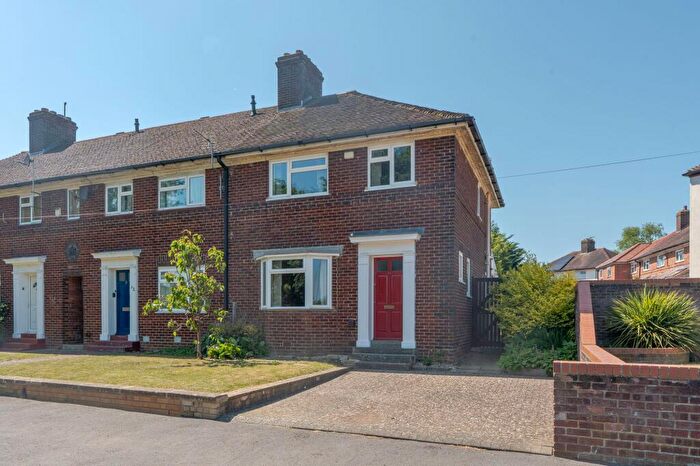 3 Bedroom End Of Terrace House For Sale In Wren Road, Oxford, OX2