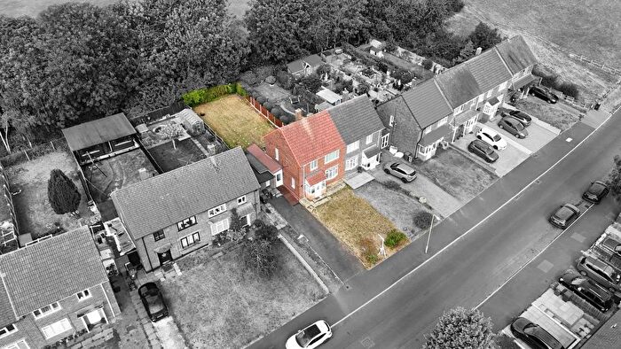 3 Bedroom Semi-Detached House For Sale In Ruskin Road, Wolverhampton, WV10