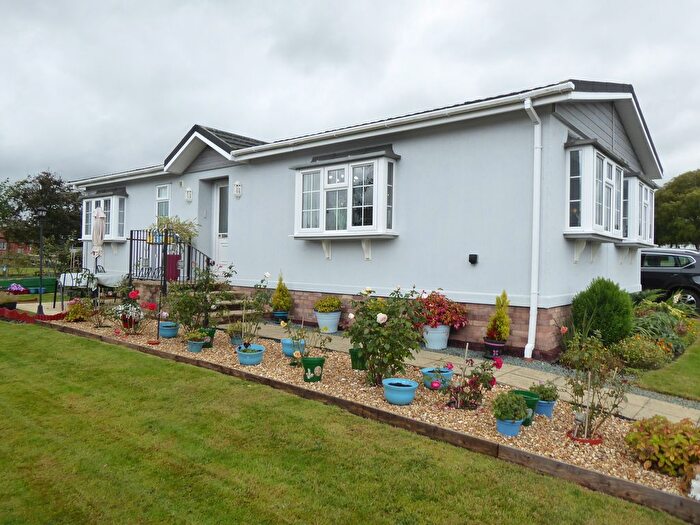 2 Bedroom Mobile/park Home For Sale In Caerwnon Park, Builth Wells, LD2
