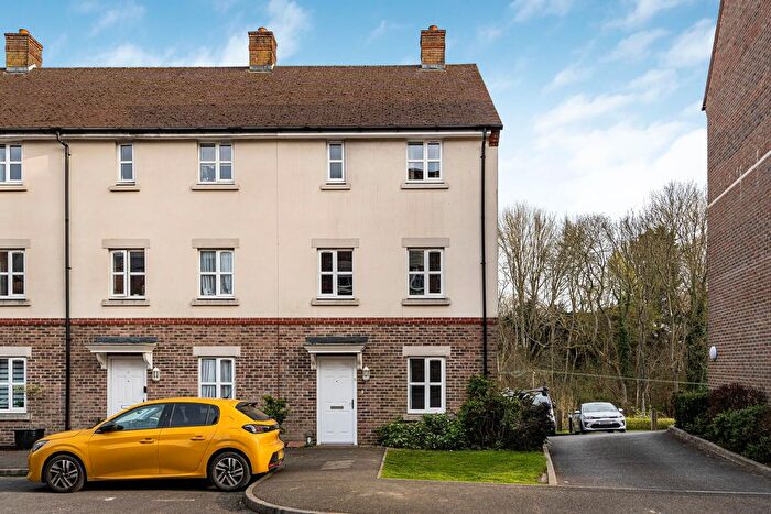 3 Bedroom End Of Terrace House To Rent In Pulborough, RH20