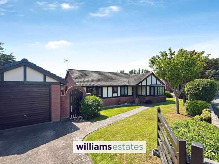 3 Bedroom Detached Bungalow For Sale In St. James Drive, Prestatyn, LL19
