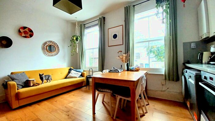2 Bedroom Flat To Rent In Clonbrock Road, Stoke Newington, N16
