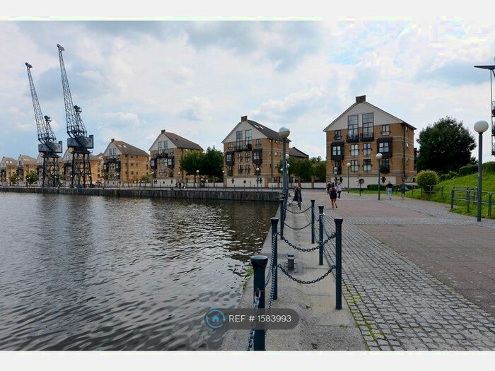 2 Bedroom Flat To Rent In Fitzwilliam Mews, London, E16