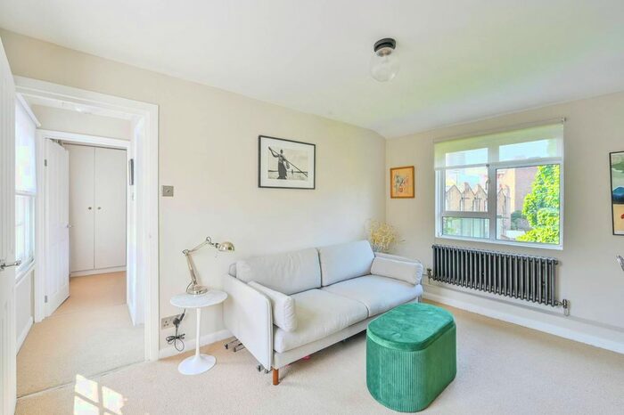 1 Bedroom Flat To Rent In Hermit Street, Finsbury, London, EC1V