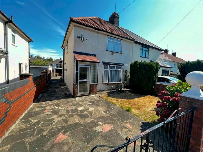 3 Bedroom Semi-Detached House To Rent In Minet Drive, Hayes, Middlesex, UB3