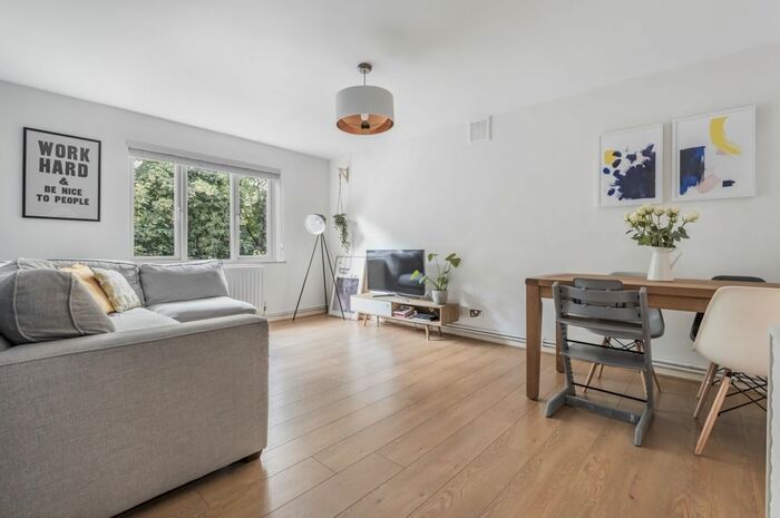 2 Bedroom Flat To Rent In Walerand Road, London, SE13