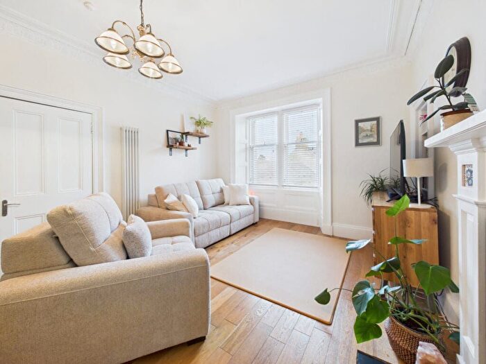 3 Bedroom Flat For Sale In The Square, Torphichen, EH48