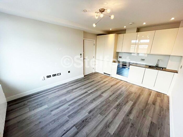 1 Bedroom Apartment To Rent In Bridge Court, Bridge Street, Hemel Hempstead, HP1