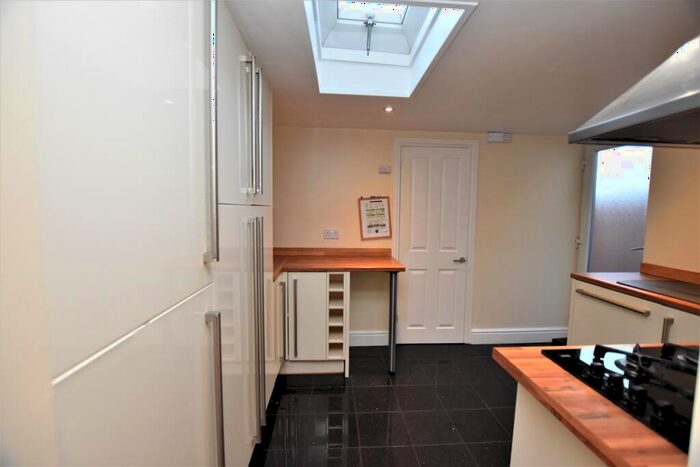 2 Bedroom Terraced House To Rent In Eden Road Beckenham, BR3