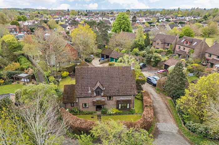 4 Bedroom Detached House For Sale In Lyon Close, Abingdon, OX14