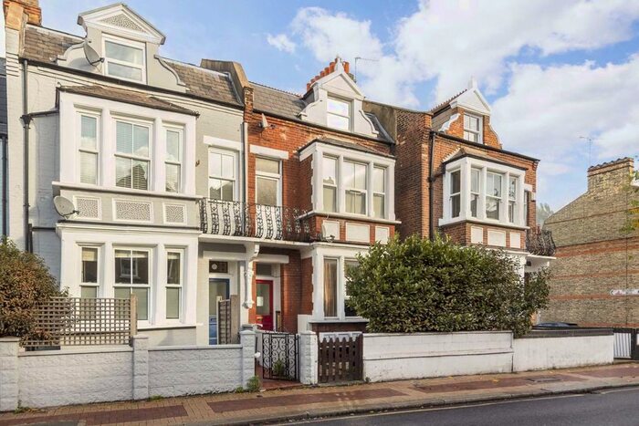 1 Bedroom Flat To Rent In Lower Richmond Road, SW15