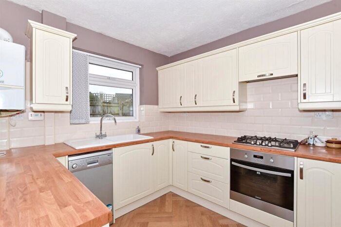 2 Bedroom Semi-Detached Bungalow For Sale In Kingsgate Close, Maidstone, Kent, ME16
