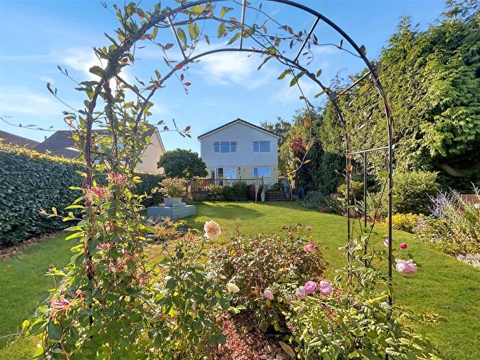 4 Bedroom Detached House For Sale In Odlehill Grove, Abbotskerswell, TQ12