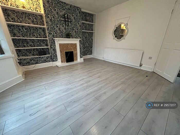 2 Bedroom Semi-Detached House To Rent In Rothley Avenue, Nottingham, NG3