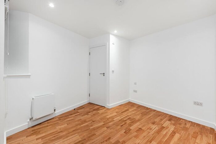 1 Bedroom Flat To Rent In Canfield Gardens, NW6