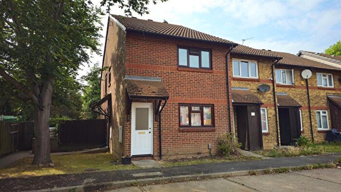 1 Bedroom Maisonette To Rent In Bourton Close, Hayes, UB3