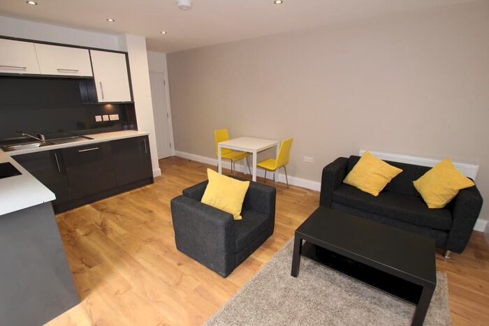 1 Bedroom Flat To Rent In Elm Walk Place, Cranmer Street, Nottingham, NG3