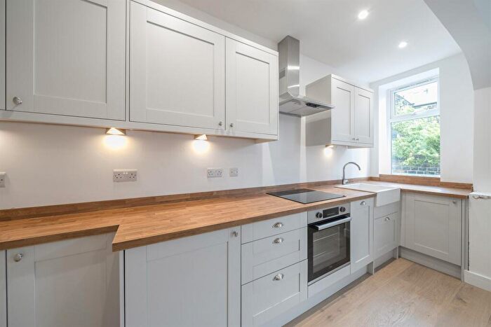 1 Bedroom Terraced House For Sale In Clarence Road, Horsforth, LS18
