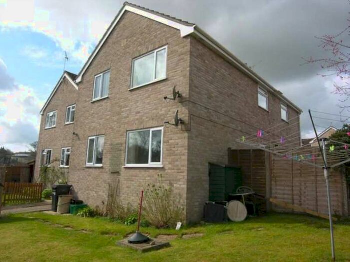 2 Bedroom Flat To Rent In Sycamore Court, Chard, TA20