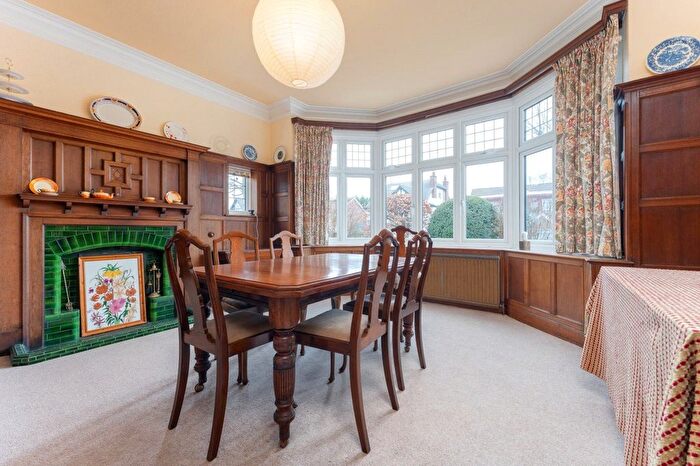 5 Bedroom Detached House For Sale In Chalgrove Road, Sutton, SM2