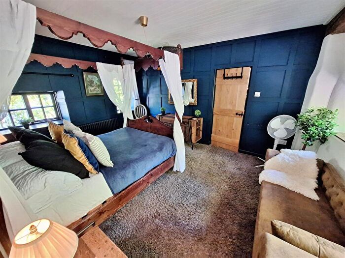 3 Bedroom Cottage For Sale In Crabtree Road, Thornton-Cleveleys, FY5