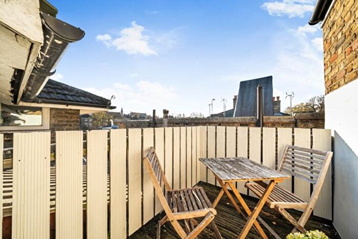 2 Bedroom Flat To Rent In Blackheath Grove Blackheath, SE3