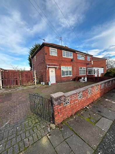3 Bedroom Semi-Detached House To Rent In Shelley Road, Manchester, M38