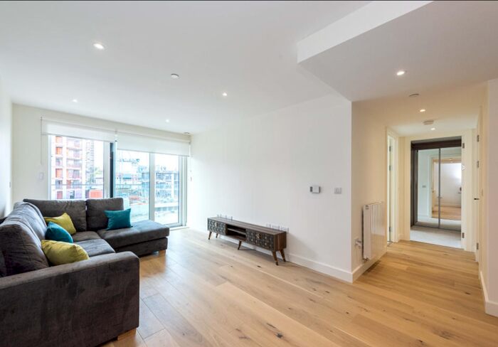 2 Bedroom Flat To Rent In Norton House, Duke Of Wellington Avenue, Woolwich, London, SE18