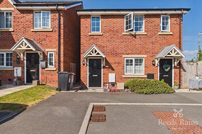 1 Bedroom Maisonette For Sale In Westheath Close, Congleton, Cheshire, CW12