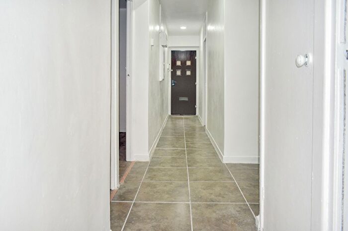 2 Bedroom Flat For Sale In Fallodon House, Union Grove, London, SW8